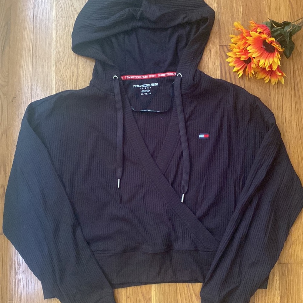 TOMMY HILFIGER SPORTS CROP TOP HOODIE!